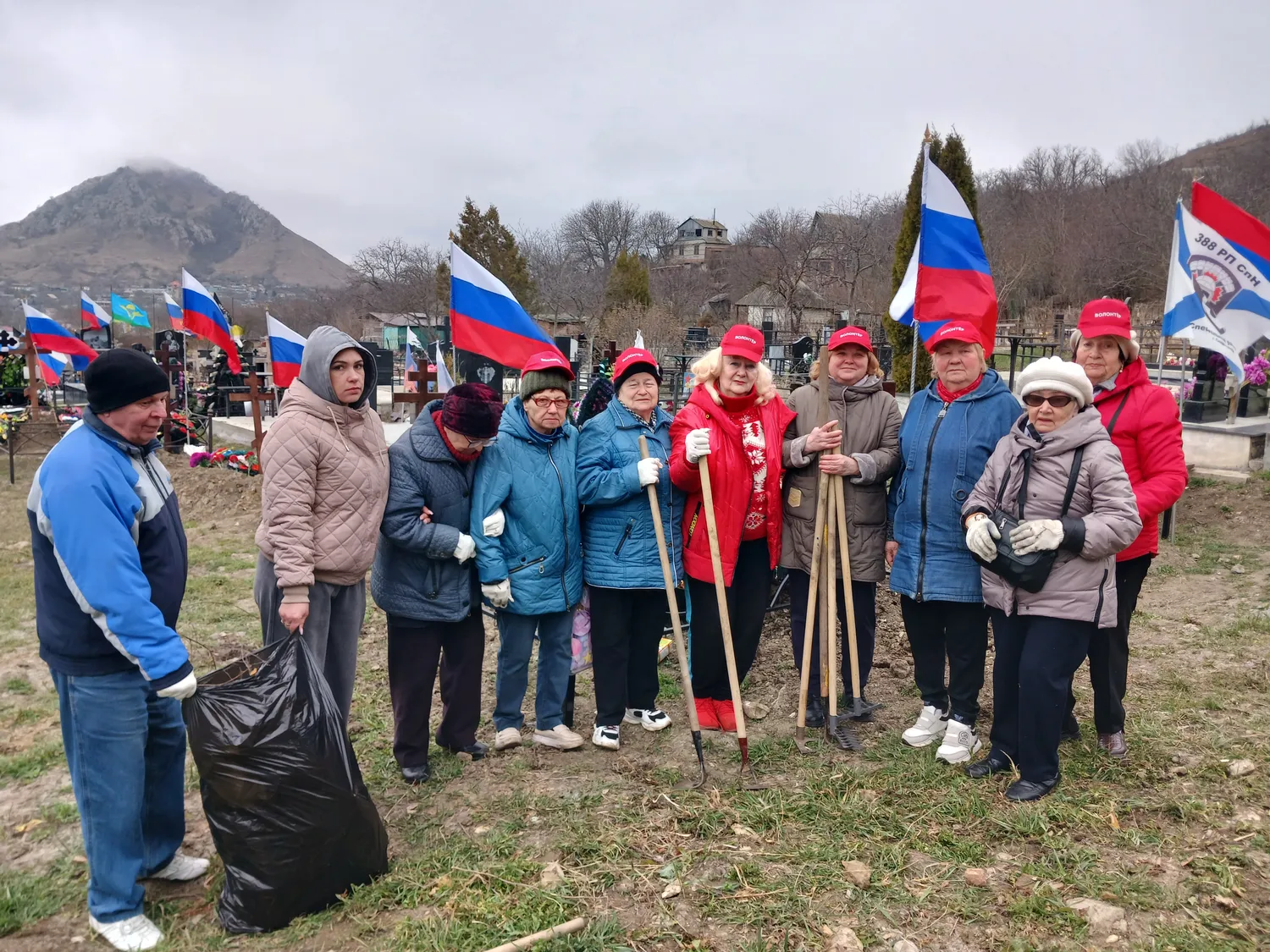 НЕТ –  брошенным могилам!